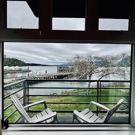 Island Village Properties At Fred Tibbs Tofino Buitenkant foto