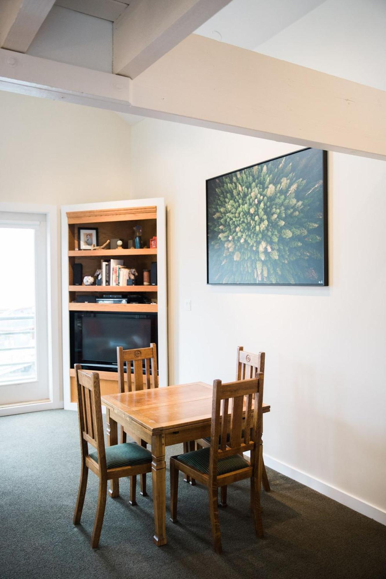 Island Village Properties At Fred Tibbs Tofino Buitenkant foto